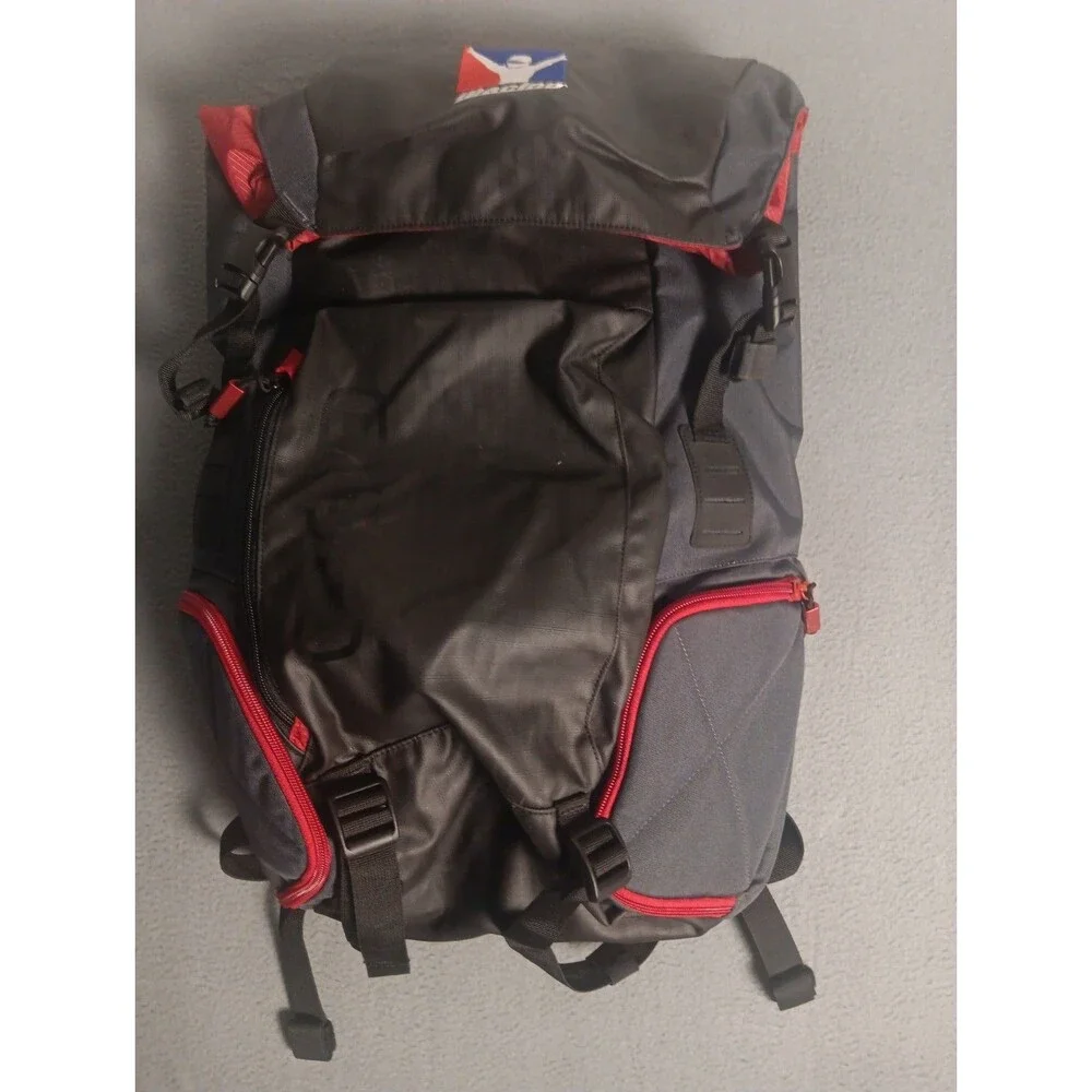 Ogio Throttle iRacing Motorcyle Commuter Weather Resistant Back Pack 27.8 L